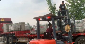 青海 黄金麻冰裂纹，地铺石装车