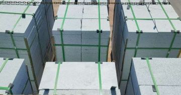 青海 芝麻白花岗岩5公分地铺石 花岗岩厂家工厂装车日常