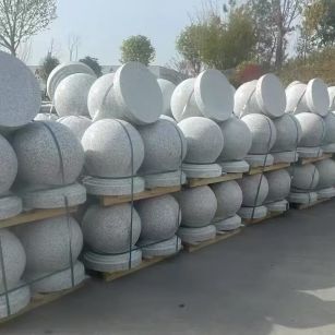 青海 白麻花岗岩石材圆球，石球，挡车球，隔离球，景观石球，风水球等