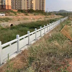 青海 白麻河道栏杆效果展示图