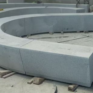 青海 芝麻白花岗岩光面弧形坐凳