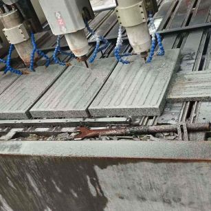 青海 芝麻白花岗岩荔枝面盲道雕刻