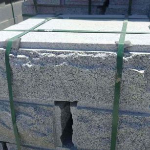 青海 芝麻白花岗岩自然面成品