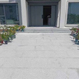 青海 芝麻白花岗岩地铺石地面铺装