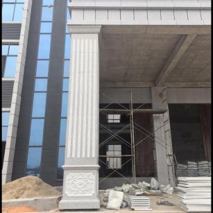 青海 芝麻白光面花岗岩门楼大柱（罗马柱）配雕花底座