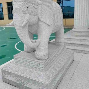 青海 白麻花岗岩动物异形石雕-大象