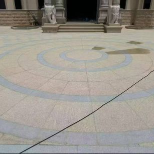 青海 黄金麻芝麻灰花岗岩石材地铺拼接效果