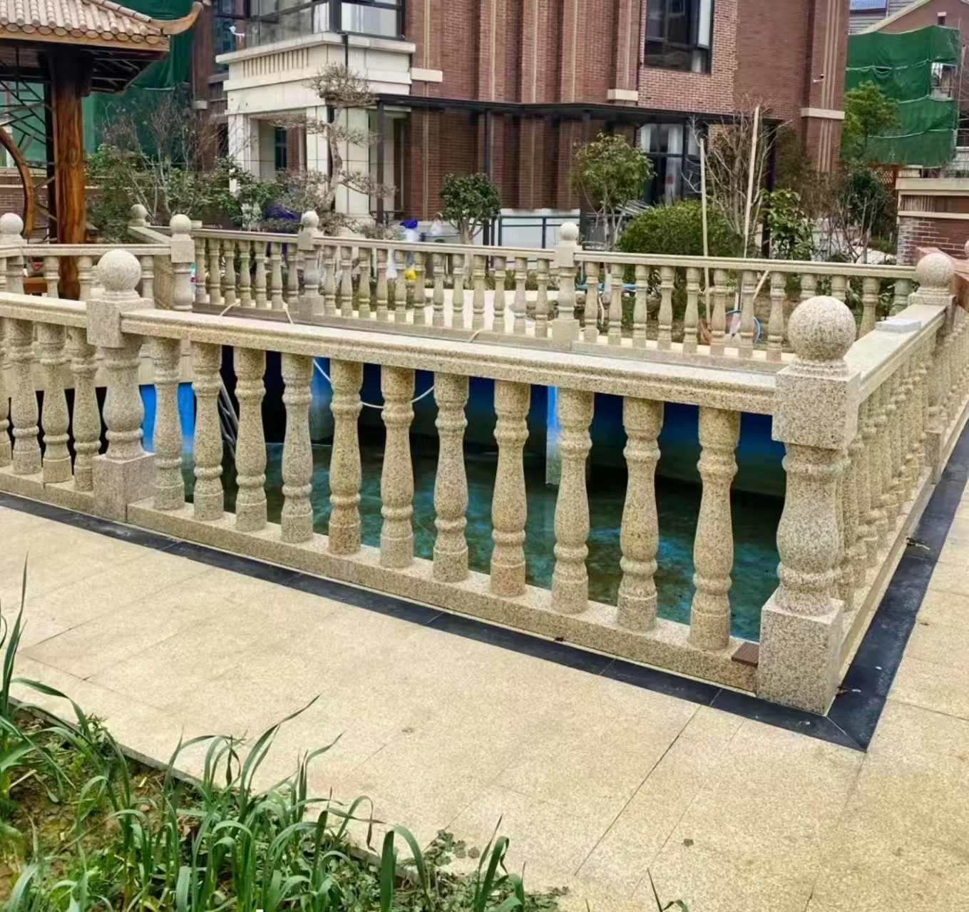 青海黄金麻花岗岩石材栏杆，扶手，将军柱，花瓶柱