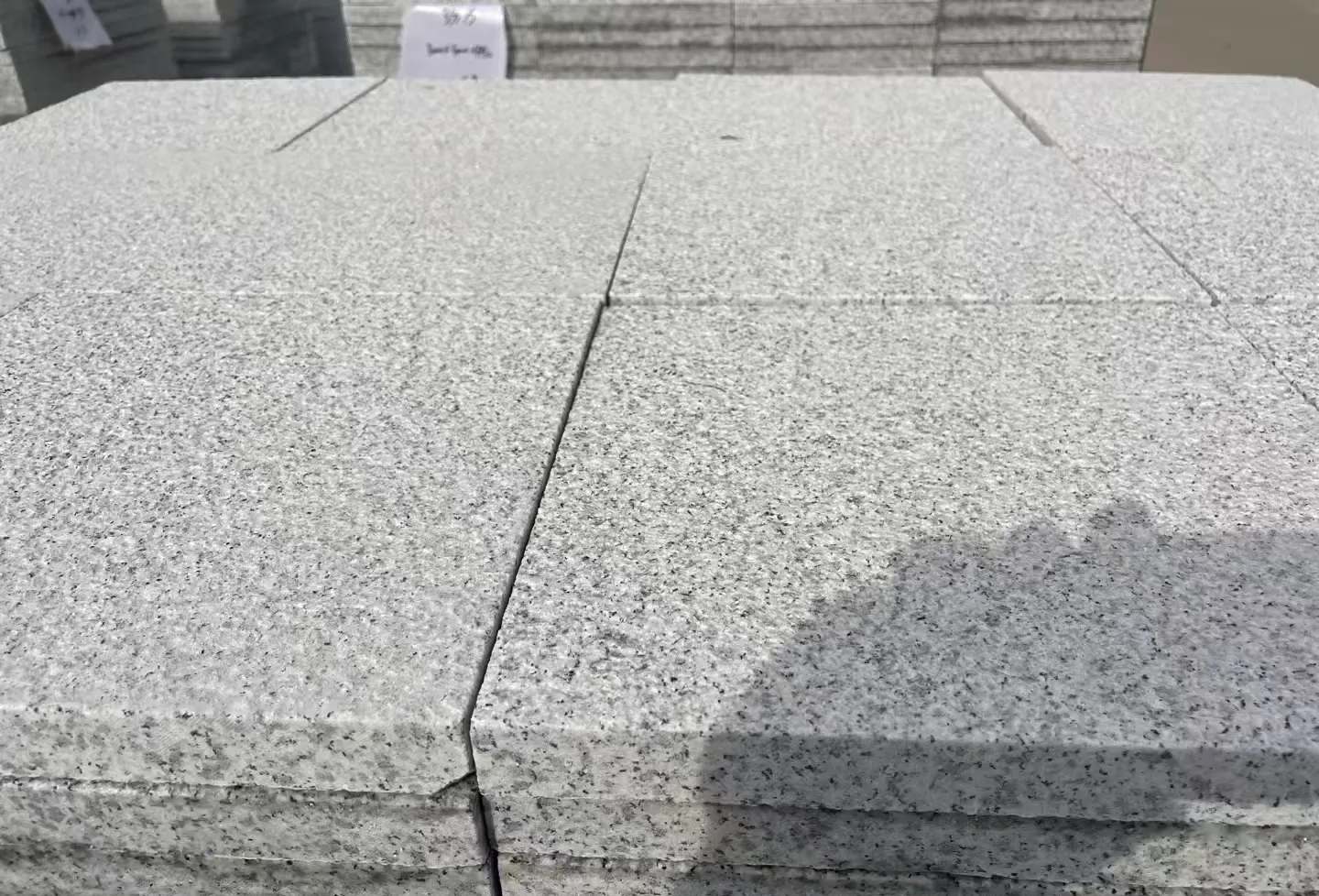 青海 白麻花岗岩石材推荐 荔枝面地铺石