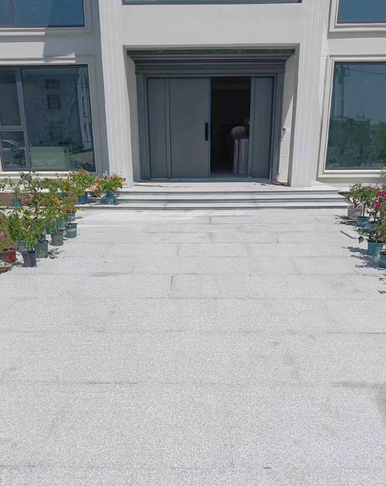 青海 芝麻白花岗岩地铺石地面铺装