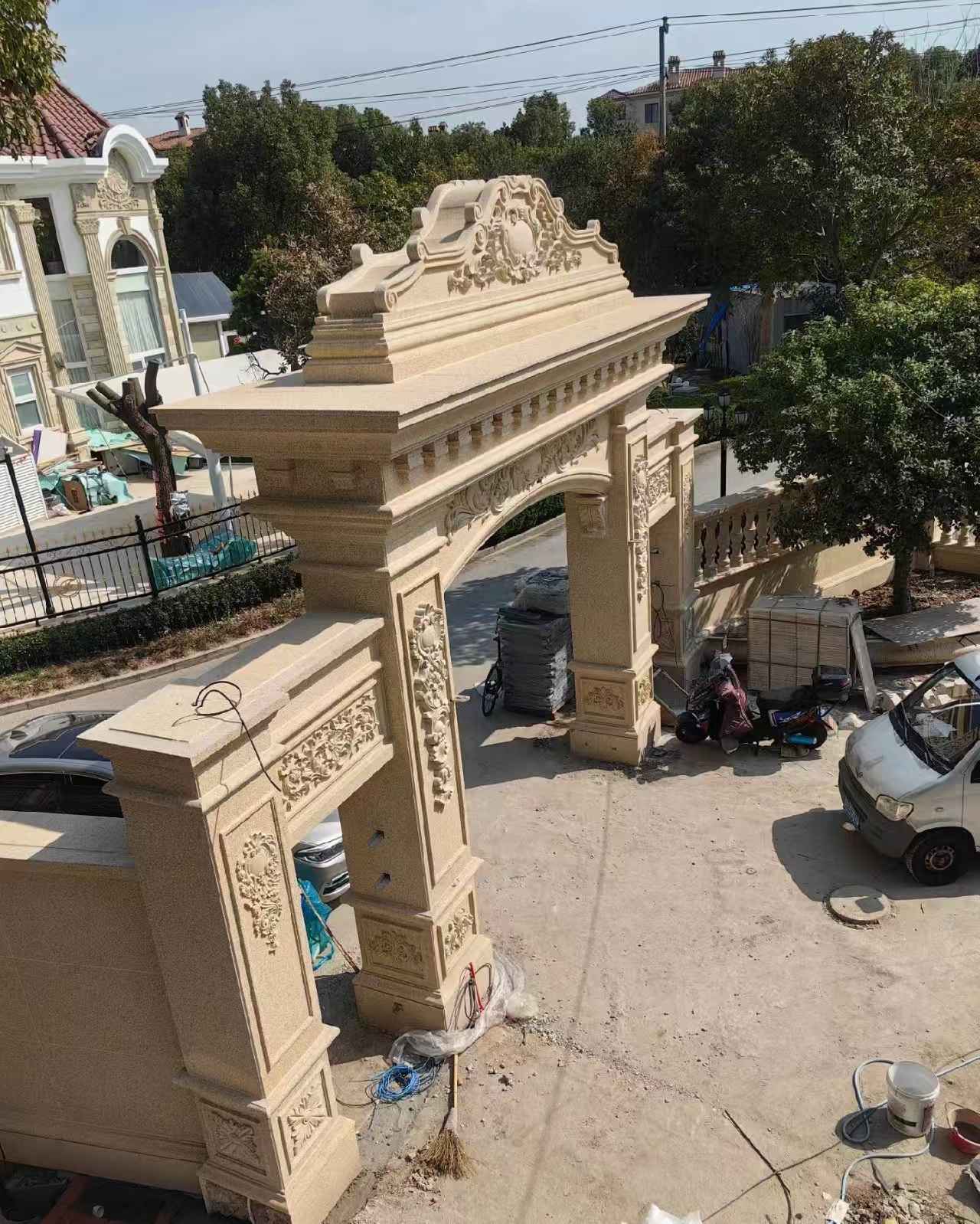 青海 黄金麻荔枝面花岗岩别墅门楼