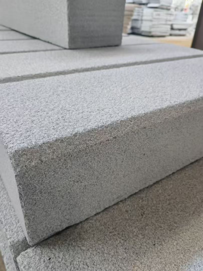 青海 芝麻灰荔枝面路沿石