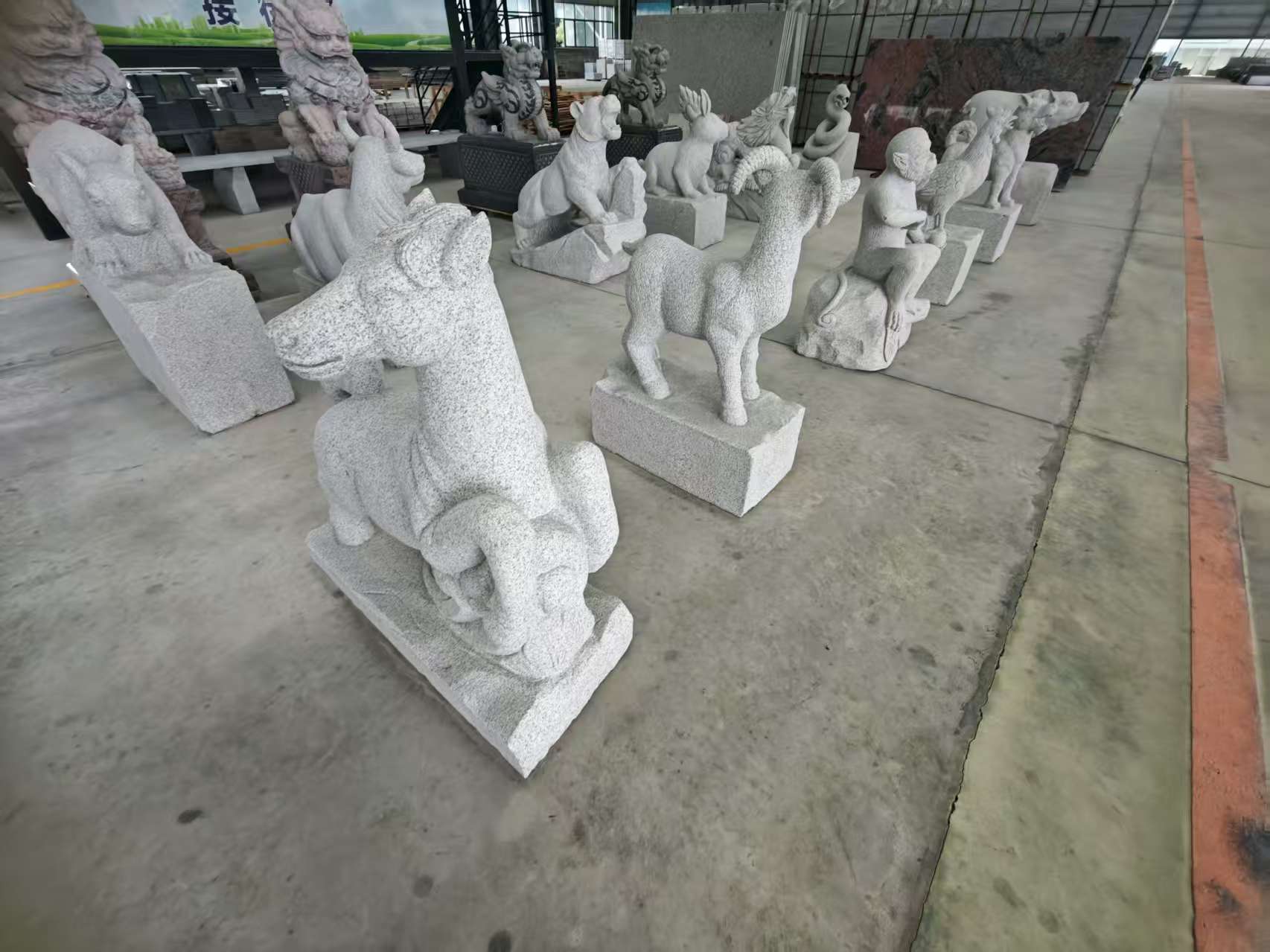 青海 芝麻白花岗岩造型立体雕刻——十二生肖