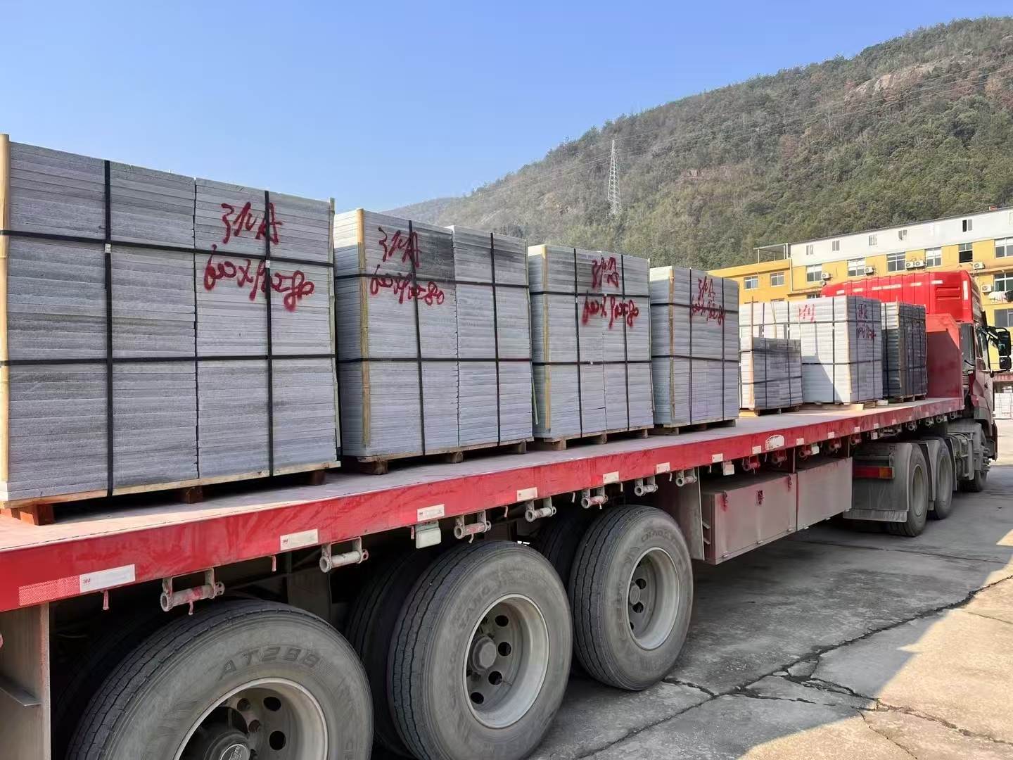 青海 芝麻灰地铺石出货日常