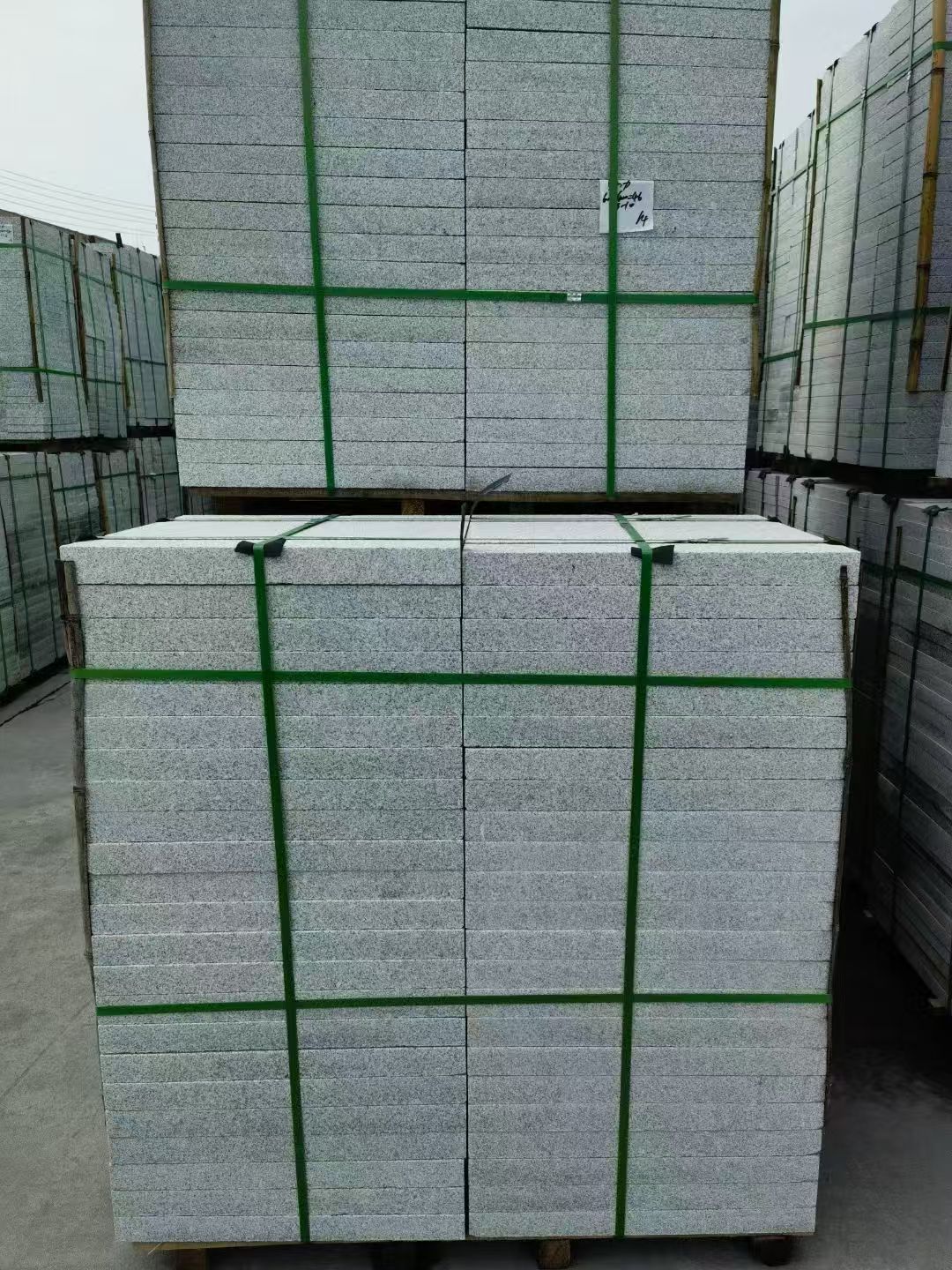 青海 芝麻白火烧，园林广场市政工程地铺石，1.8~5.0厚均有现货