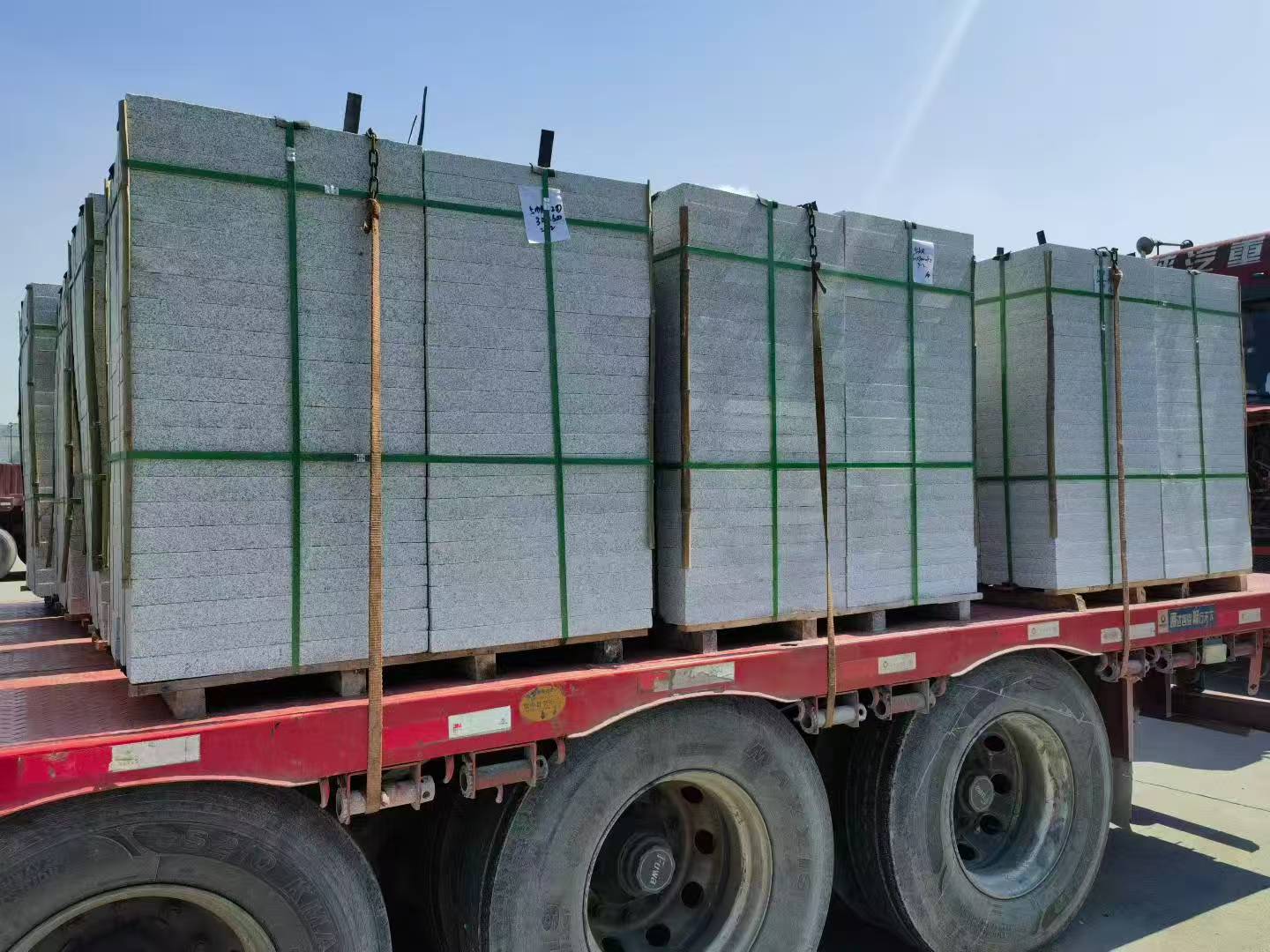 青海芝麻白花岗岩出货日常地铺石