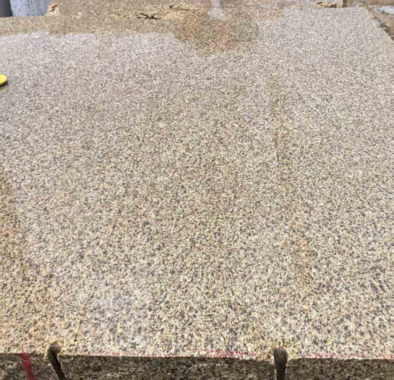 青海 黄金麻花岗岩石材方料