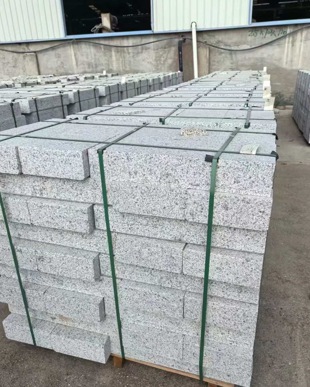 青海 白麻花岗岩路沿石，弧形路沿石，道牙石，马路牙子，界石，路缘石，平沿石，直岩石，平缘石等